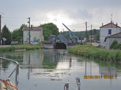 The first liftbridge that we have encountered on this canal is at PK38.3, in the village of Mussey. Again, wait for the green light.