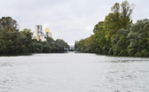 The Sa�ne river is just over one kilometer below the lock.